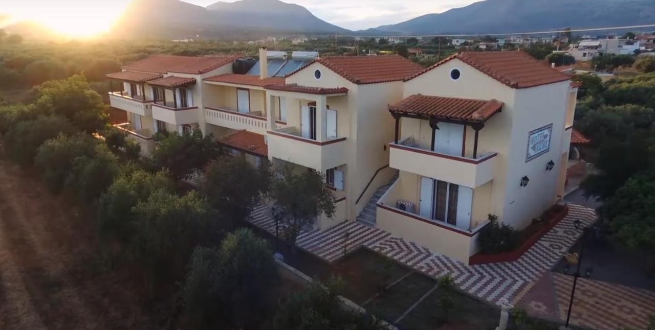 Hotel Takis Agios Georgios  Buitenkant foto