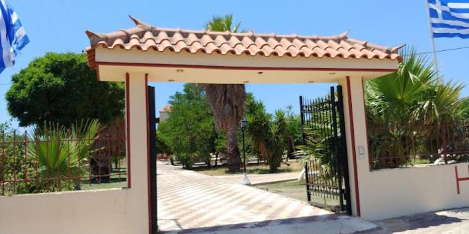 Hotel Takis Agios Georgios  Buitenkant foto