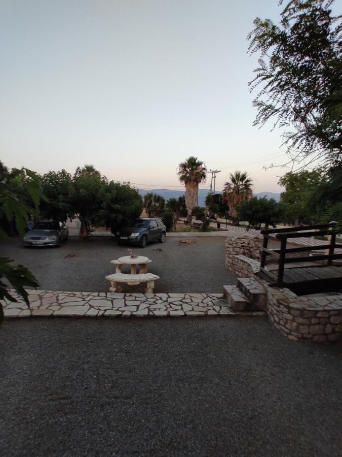 Hotel Takis Agios Georgios  Buitenkant foto